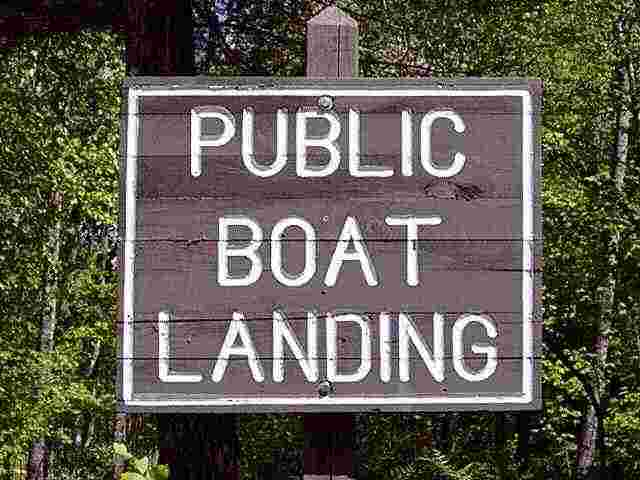 Photo boat landing sign